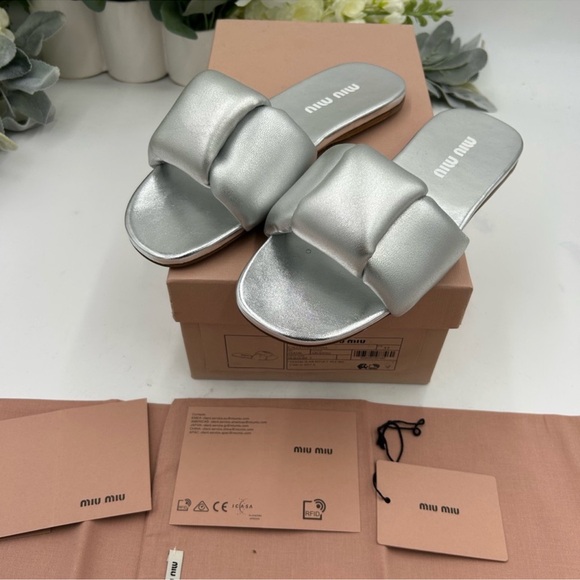 Women Miu Miu metallic slide sandal size 37 made in Italy, silver - Picture 10 of 10